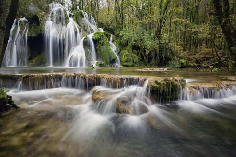 waterfalls-1144130_1920 (1)